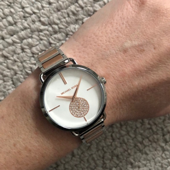 Women’s Michael Kors Rose Gold/Silver Watch - Picture 3 of 3